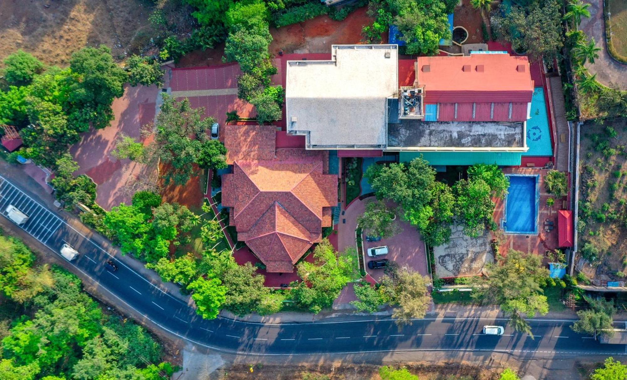 Zaras Resort Khandala ロナバラ エクステリア 写真